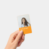 Orange Modern Business ID Card | Mitarbeiter-Abzei Ausweis (Handheld)