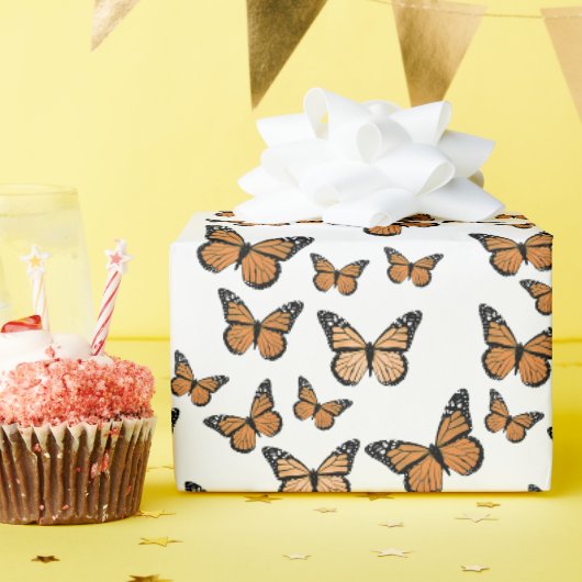 Orange Monarch Butterflies Pattern Geschenkpapier (Geburtstagsparty)