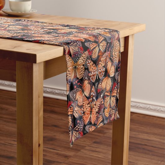 Orange Monarchs Butterflies Kurzer Tischläufer (Beispiel)