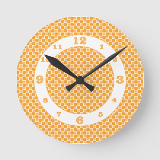 Orange Monochromatic Checks Runde Wanduhr (Vorderseite)