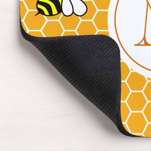 Orange Monogram Bees Honeycomb Muster Mousepad (Ecke)