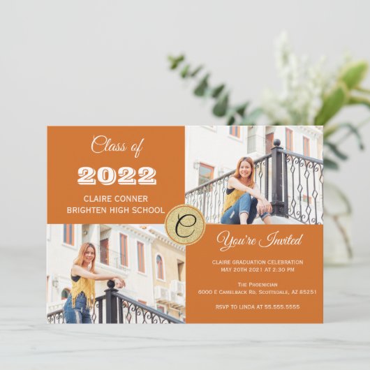 Orange Monogram Foto Abschluss Einladung (Stehend Vorderseite)