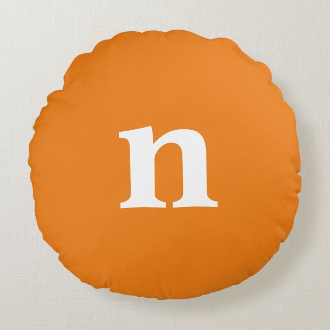 Orange Monogram Rundes Kissen (Vorderseite)