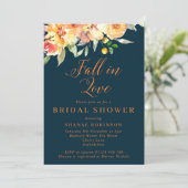 Orange & Navy Floral Fall in Liebe Brautparty Einladung (Stehend Vorderseite)