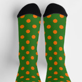 Orange On Green Polka Dots Pattern Design  Socken (Oben)