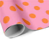 Orange on Pink Polka Dots Design Geschenkpapier (Rolleneckpunkt)