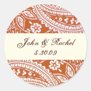 Orange Paisley mit Namen und Datum Runder Aufkleber