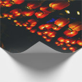 ORANGE PAPER LANTERNS DURING NIGHT TIME GESCHENKPAPIER (Ecke)