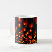 ORANGE PAPIERLANTERN WÄHREND DER NACHT KAFFEETASSE (Vorderseite Links)