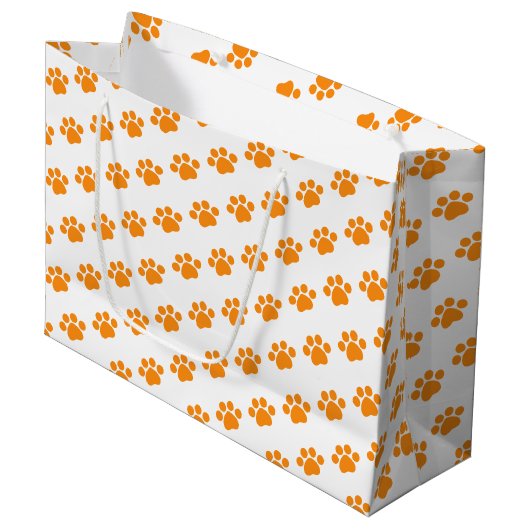 Orange Paw Print Pattern Große Geschenktüte (Vorderseite Schrägansicht)
