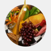 Orange Picknickkorb mit Wein, Käse, Brot und Keramikornament (Hinten)