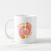 Orange Pink Baby Feet Tasse für Grammy (Links)