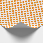 Orange Polka Dot über Weißwein Geschenkpapier (Ecke)