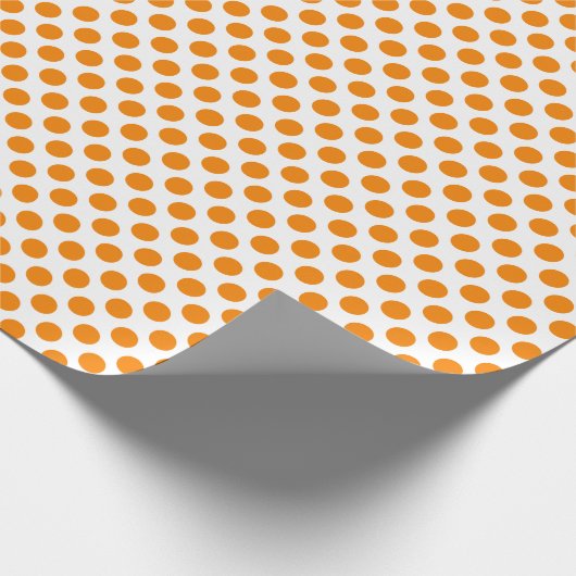 Orange Polka Dot über Weißwein Geschenkpapier (Ecke)