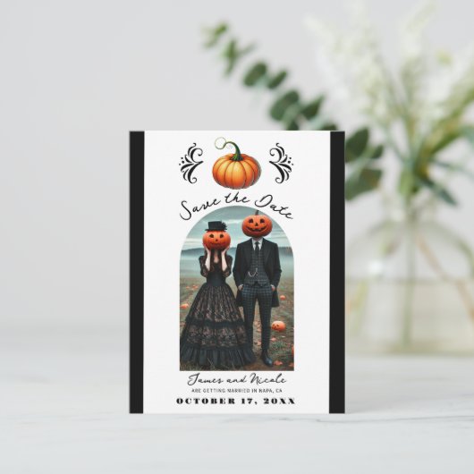 Orange Pumpkin Halloween Fall Foto Save the Date Ankündigungspostkarte (Stehend Vorderseite)