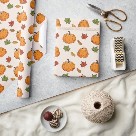 Orange Pumpkins und Herbstleaves Muster Geschenkpapier (Kunsthandwerk)