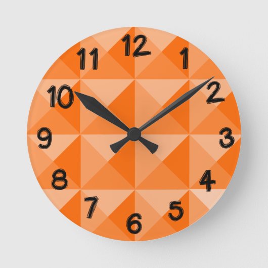 Orange Pyramids Runde Wanduhr (Vorderseite)