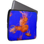 Orange Quallen Laptop-Hülle | Blue Ocean Case (Vorne Rechts)