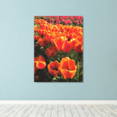 Orange & Red Tulips Leinwanddruck (Insitu (Holzboden))