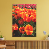 Orange & Red Tulips Leinwanddruck (Insitu (Wohnzimmer))