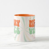 Orange Retro 70er Themed Merry Vibes Individuelle Tasse (Zentrum)