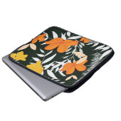 Orange Rose: Abstrakt botanisch. Laptopschutzhülle (Vorne Knopf)