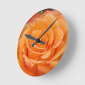 Orange Rose Runde Wanduhr (Winkel)