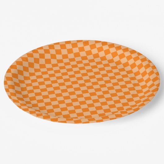 Orange Schachbrett Diamond Pattern Pappteller (Schrägansicht)