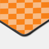 Orange Schachbrett Diamond Pattern Schreibtischunterlage (Ecke)