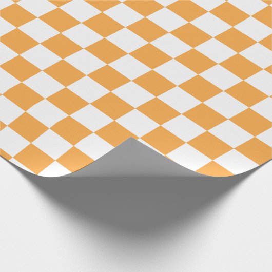 Orange Schachbrett-Muster Geschenkpapier (Ecke)
