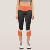 Orange & schwarz blumenweiße Streifen und Name mod Capri Leggings (Vorderseite)