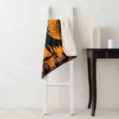 Orange, Schwarz, Silhouette Hexe, benutzerdefinier Sherpadecke (Beispiel)