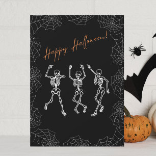 Orange Schwarz-weiß Dancing Skeletts Halloween Feiertagskarte