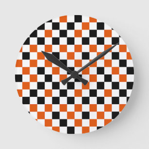 Orange Schwarz-Weiß kariert Runde Wanduhr