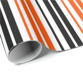 Orange Schwarz Weiß Streifen Muster Design Geschenkpapier (Rolleneckpunkt)