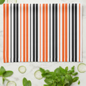 Orange Schwarz Weiß Streifen Muster Design Geschirrtuch (Gefaltet)