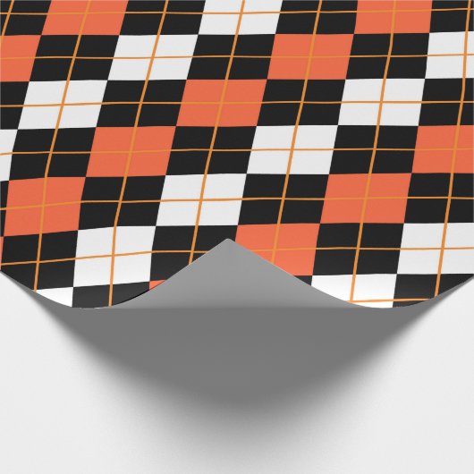 Orange Schwarz-weiße Raute Diamond Design Geschenkpapier (Ecke)