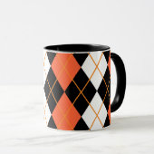 Orange Schwarz-weiße Raute Diamond Design Tasse (VorderseiteRechts)