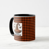 Orange & schwarzer Gingham Halloween Hexenhut & Fl Tasse (Vorderseite Links)