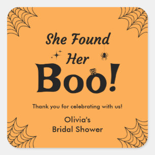 Orange Sie fand ihren Boo Halloween Brautjungferna Quadratischer Aufkleber