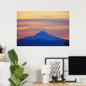 Orange Sky Snow Capped Blue Mountain Poster (Heimbüro)