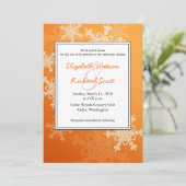 Orange Snowflakes Weihnachtsfeierlichkeiten Einladung (Stehend Vorderseite)