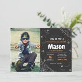 Orange Spider Halloween Geburtstag Einladung mit F (Stehend Vorderseite)