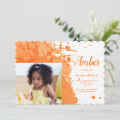 Orange Splash Foto Geburtstag Einladung (Stehend Vorderseite)