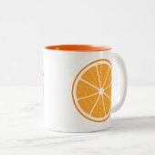 Orange Stylized Fruit Slice Zweifarbige Tasse (VorderseiteRechts)