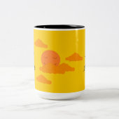 Orange Sun in Golden Sky: Zweifarbige Tasse (Mittel)