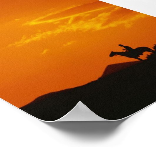 Orange Sunset mit Cowboy-Silhouette Poster (Ecke)