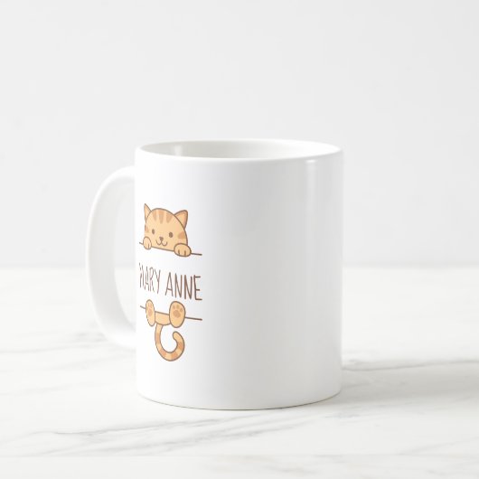 Orange Tabby Cat Peeking hinter Individuelle Name Kaffeetasse (Vorderseite Links)