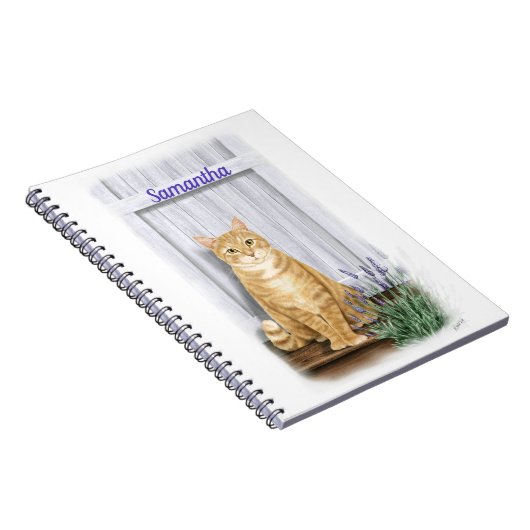 Orange Tabby Katze mit Lavender Notizblock (Rechte Seite)