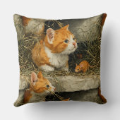Orange Tabby Kittens Hunt For Mice Kissen (Rückseite)